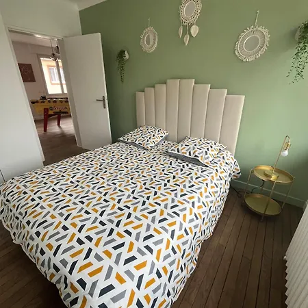 Beautiful 6 Bedroom House - Close Hébergement de vacances
